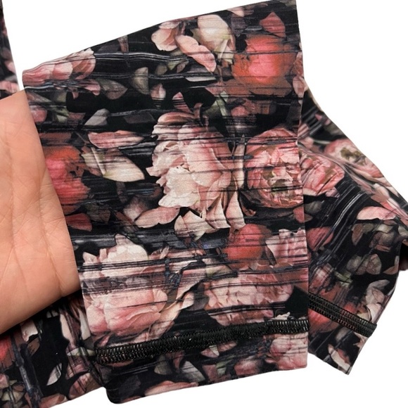 $128 Lululemon Wunder Under Hi-Rise Tight *Nulux
Peony Multi 8 - Picture 9 of 9